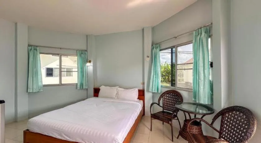 Bed in Chumphon Park Resort