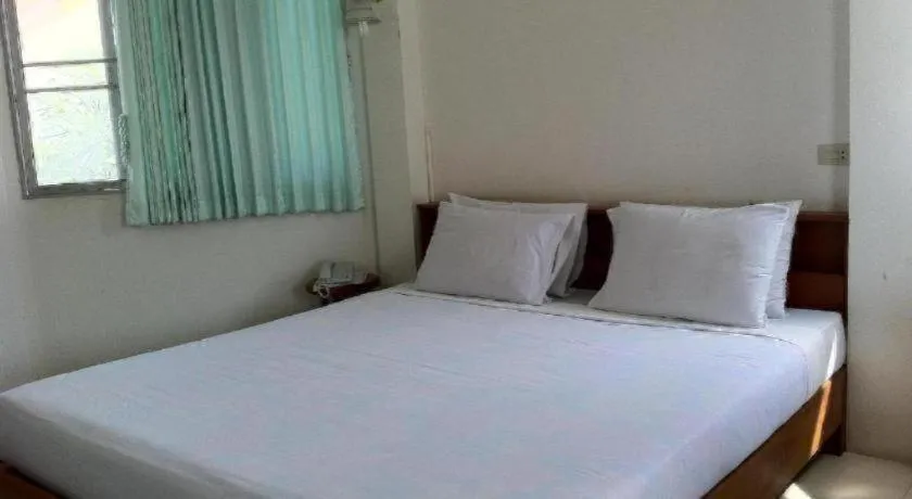 Bed in Chumphon Park Resort