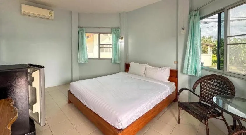 Bed in Chumphon Park Resort