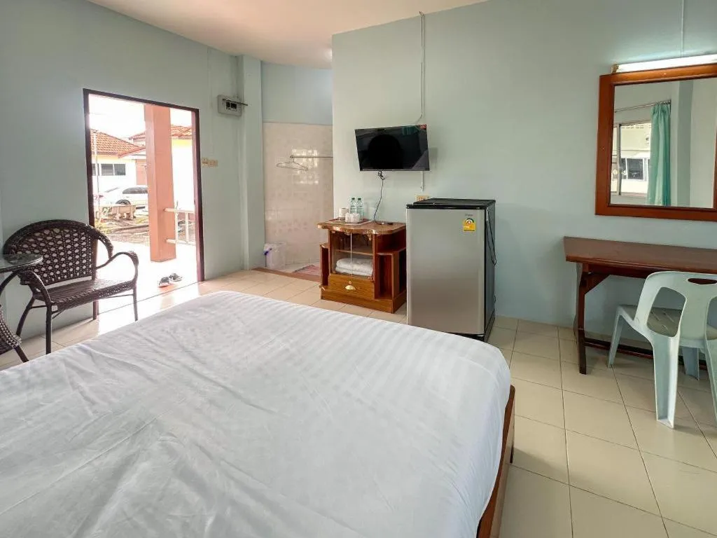 Bed in Chumphon Park Resort