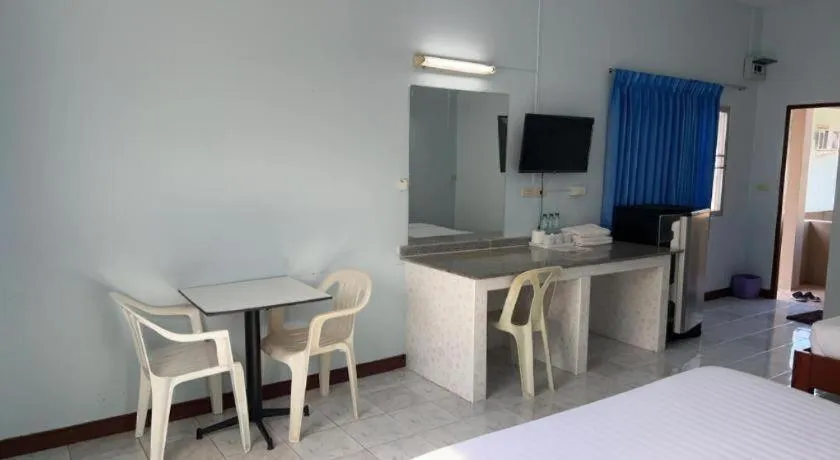 Bed in Chumphon Park Resort