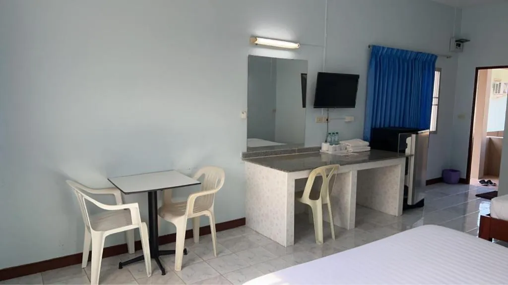 Bed in Chumphon Park Resort