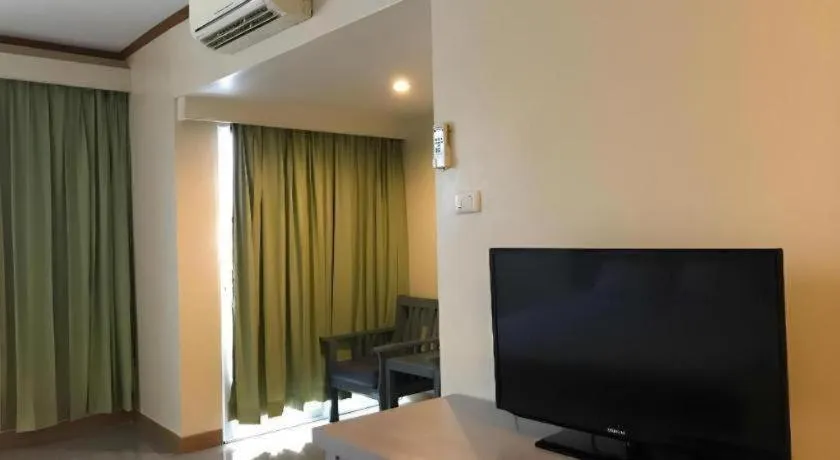 J Two S Pratunam Hotel