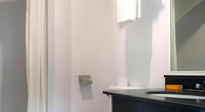 J Two S Pratunam Hotel