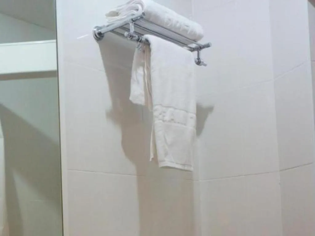 J Two S Pratunam Hotel