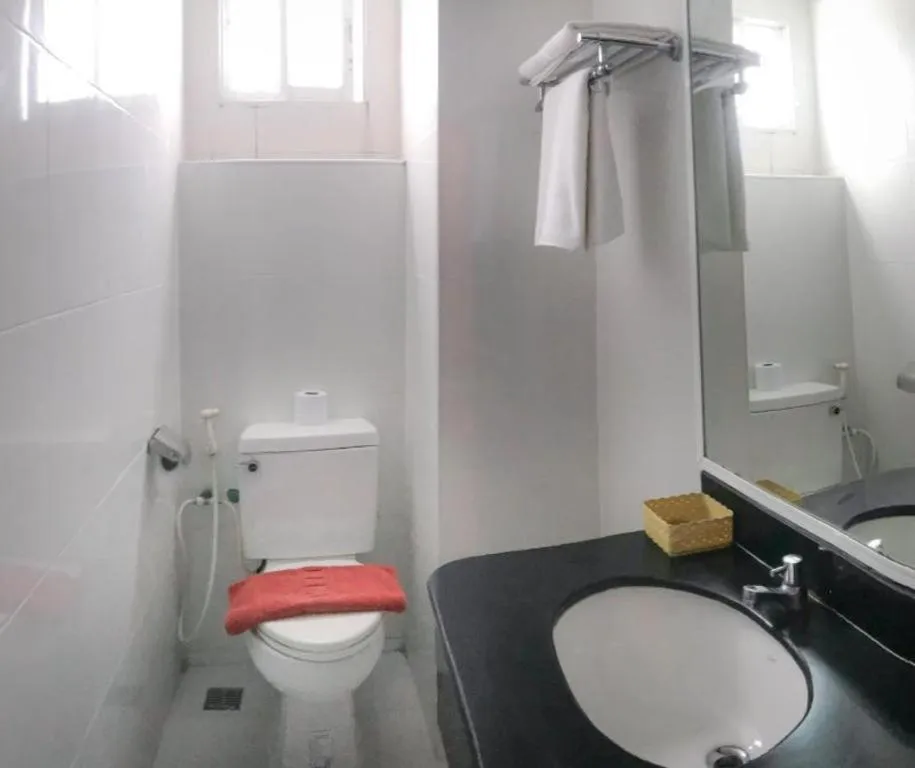 J Two S Pratunam Hotel