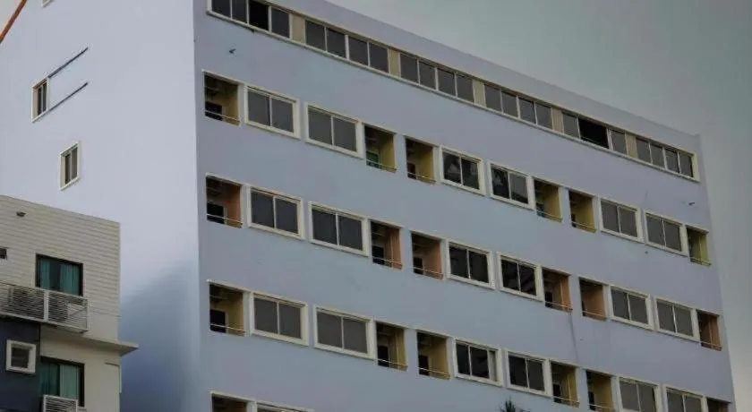 J Two S Pratunam Hotel