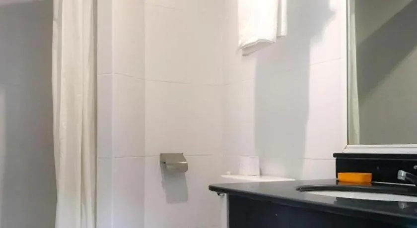 J Two S Pratunam Hotel