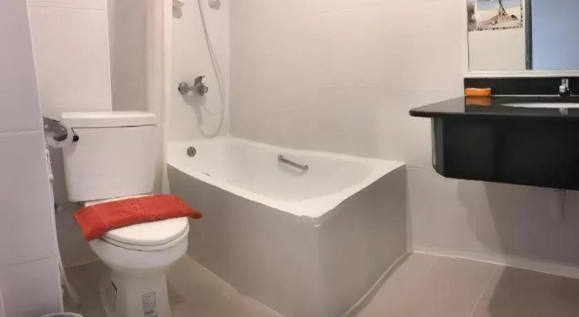 J Two S Pratunam Hotel