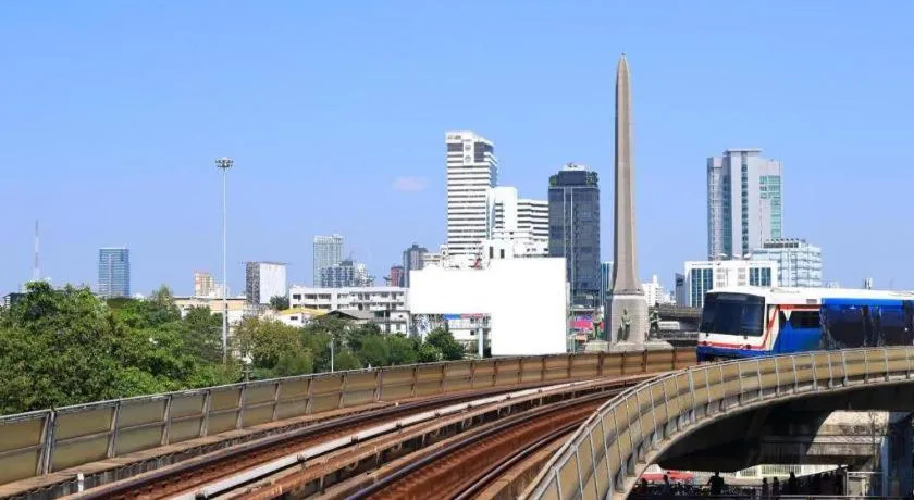 J Two S Pratunam Hotel