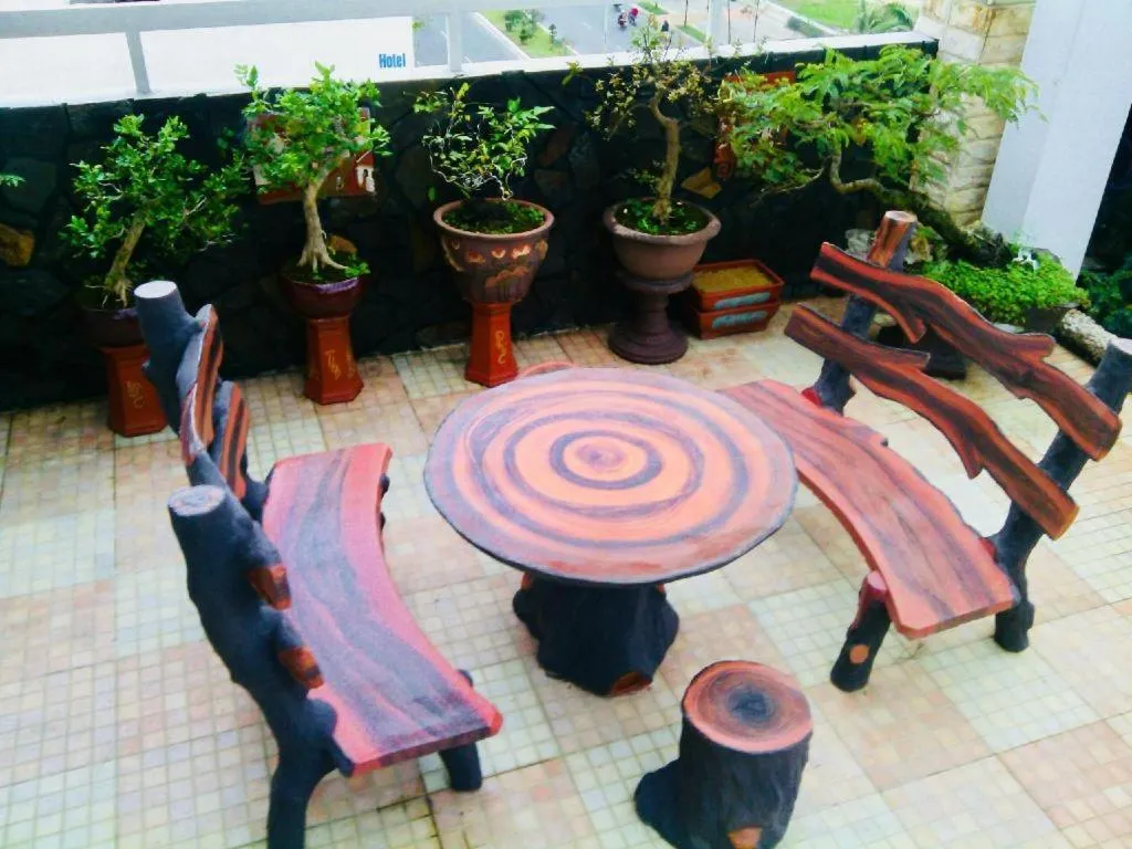 Whale Ocean View Hotel