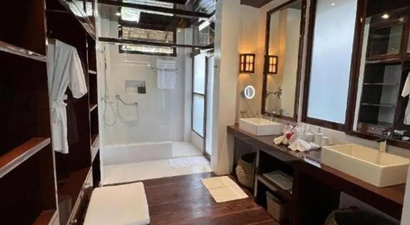 Bed in Isla Cabana Resort