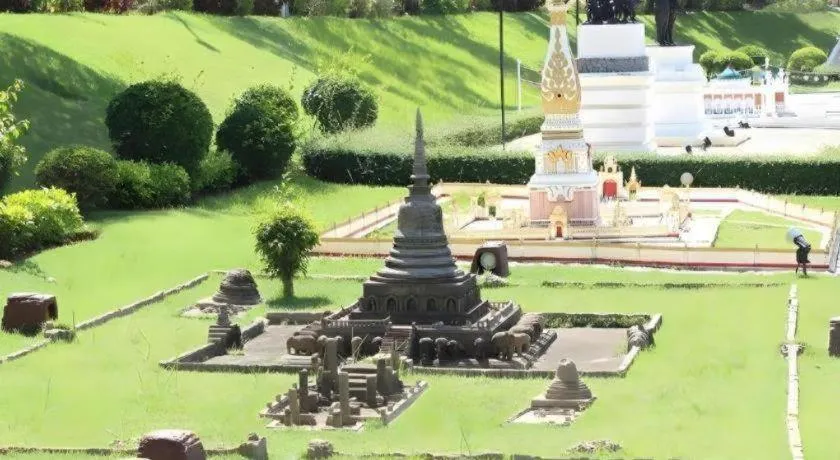 B2 Jomtien Pattaya Boutique & Budget Hotel