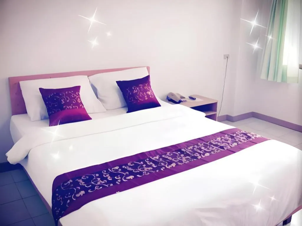 Bed in Central Place Hotel