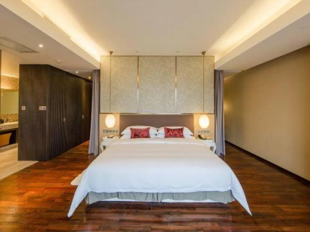 Bed in DongGuan JOYC Hotel 