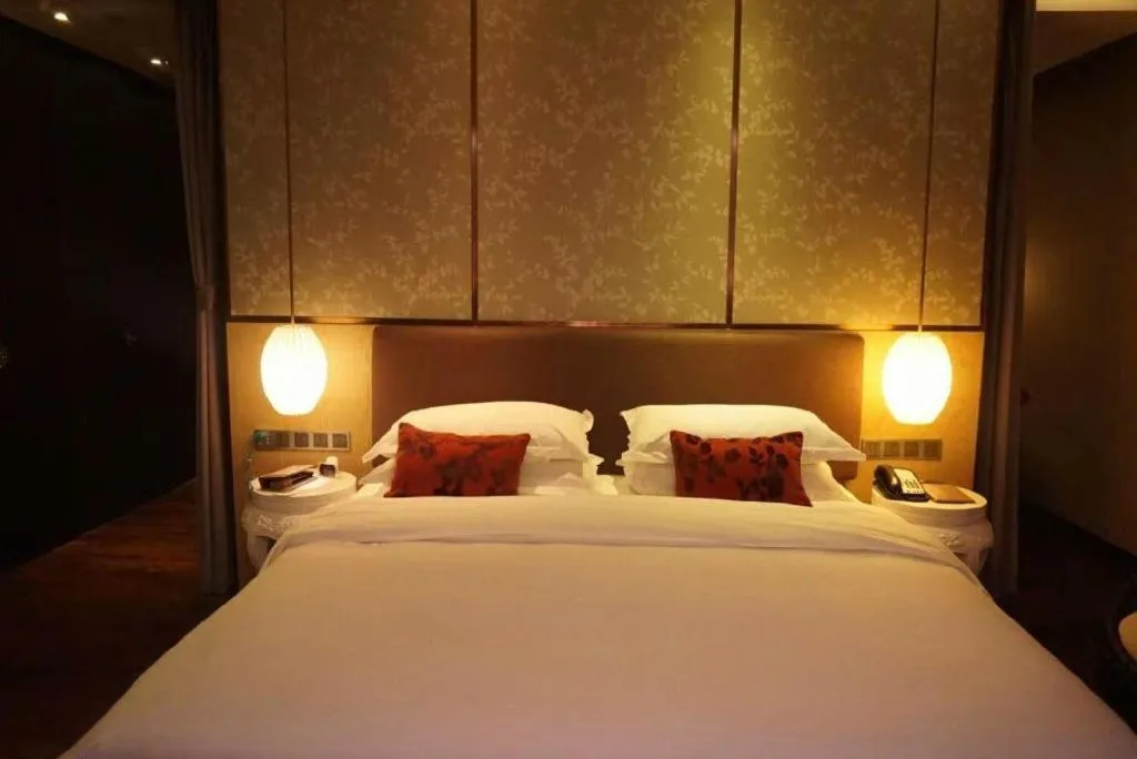 Bed in DongGuan JOYC Hotel 