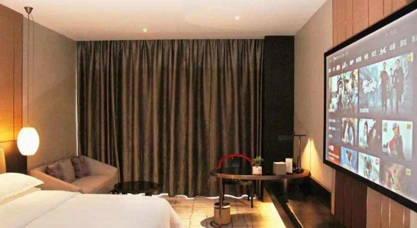 Bed in DongGuan JOYC Hotel 