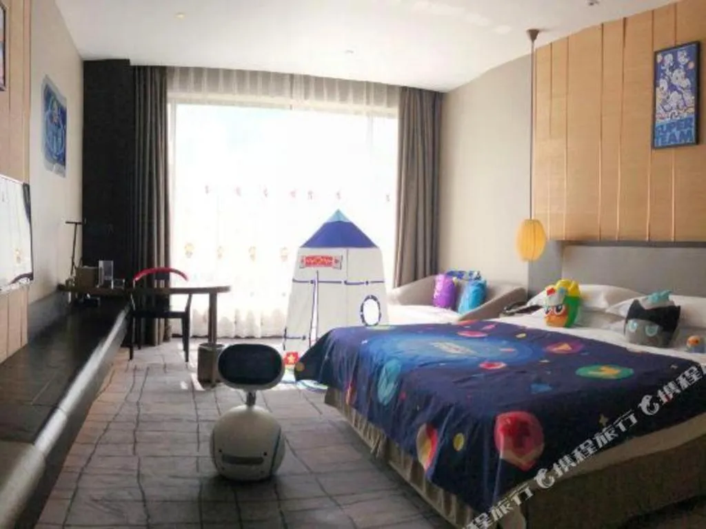 Bed in DongGuan JOYC Hotel 