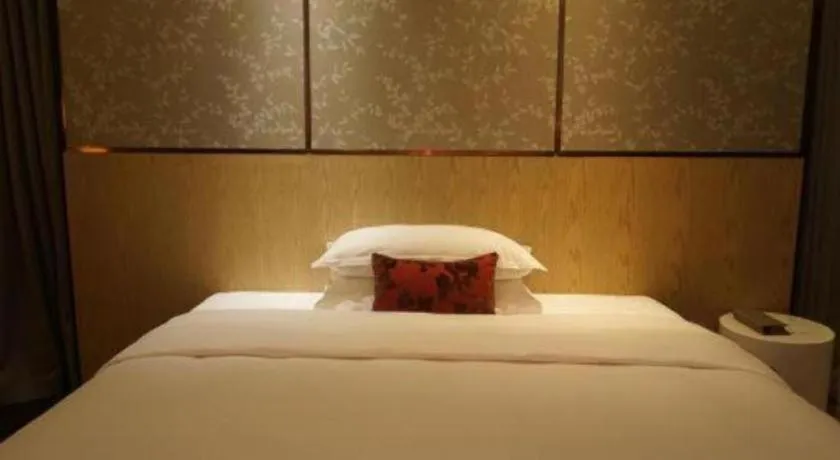 Bed in DongGuan JOYC Hotel 