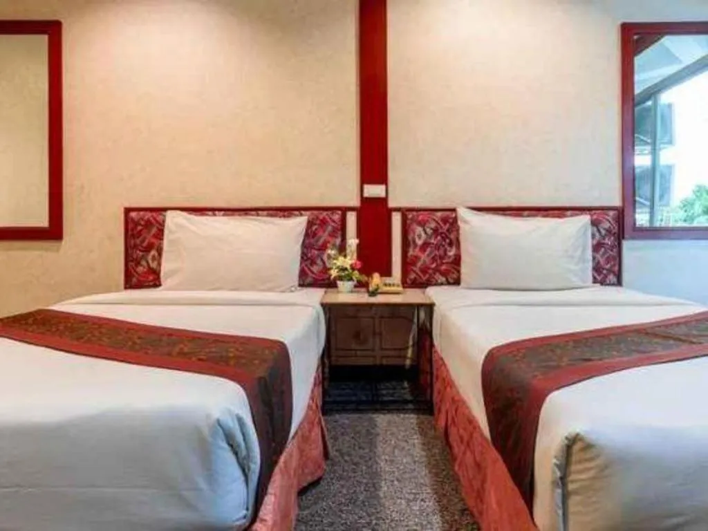 Bed in Beverly Hill Park Hotel