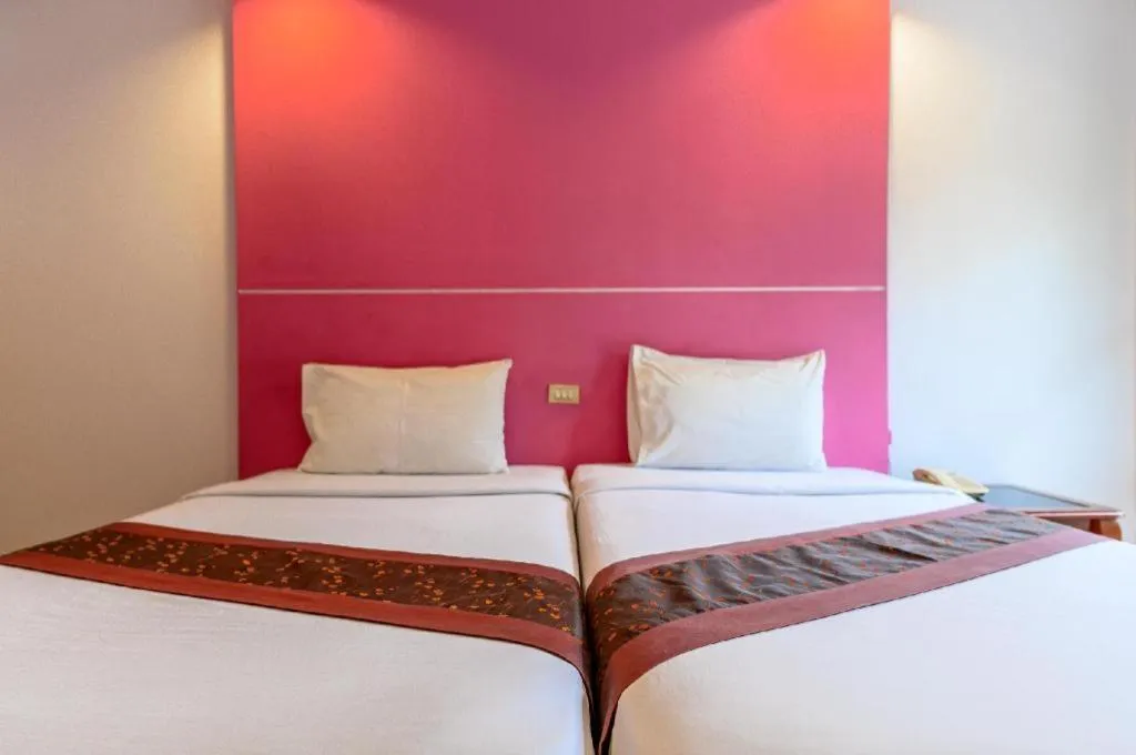 Bed in Beverly Hill Park Hotel