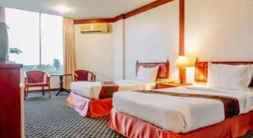 Bed in Beverly Hill Park Hotel