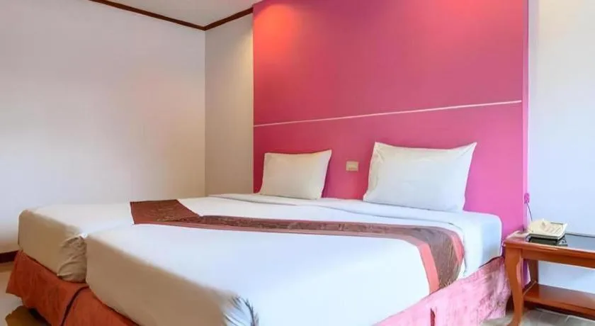 Bed in Beverly Hill Park Hotel