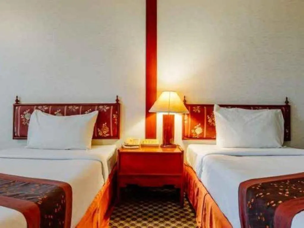 Bed in Beverly Hill Park Hotel