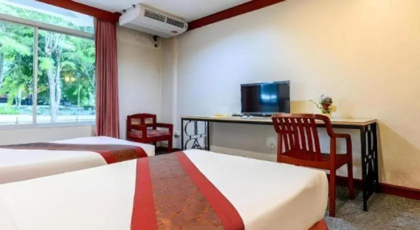 Bed in Beverly Hill Park Hotel