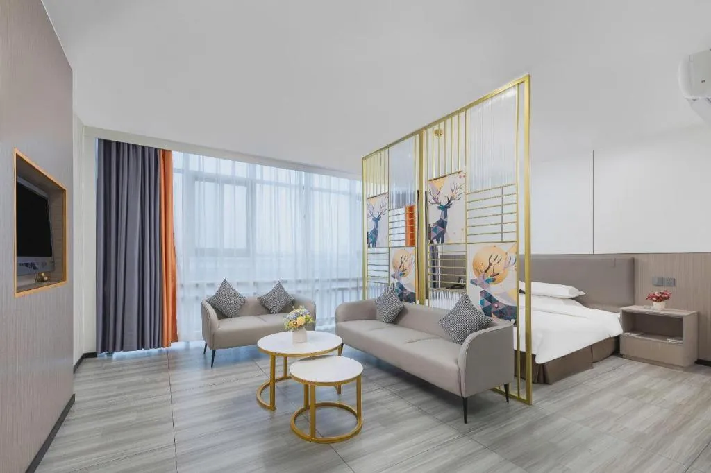 Bed in Renhe Good East Hotel