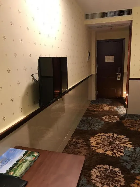 Renhe Good East Hotel