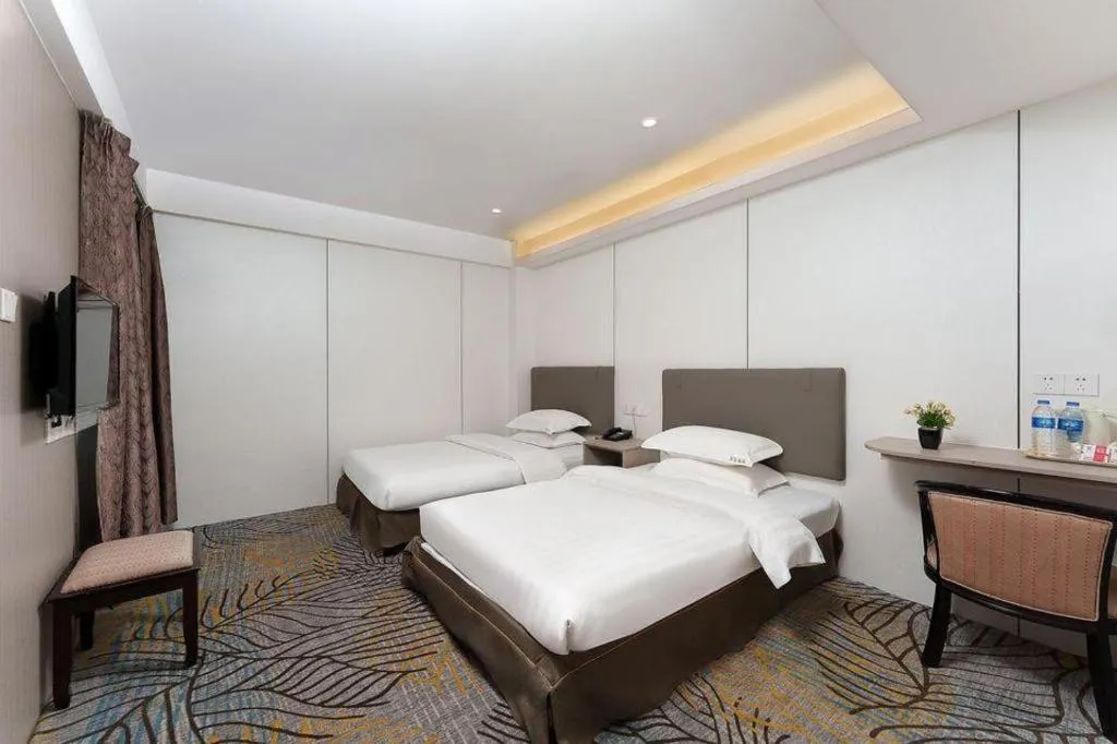 Bed in Renhe Good East Hotel