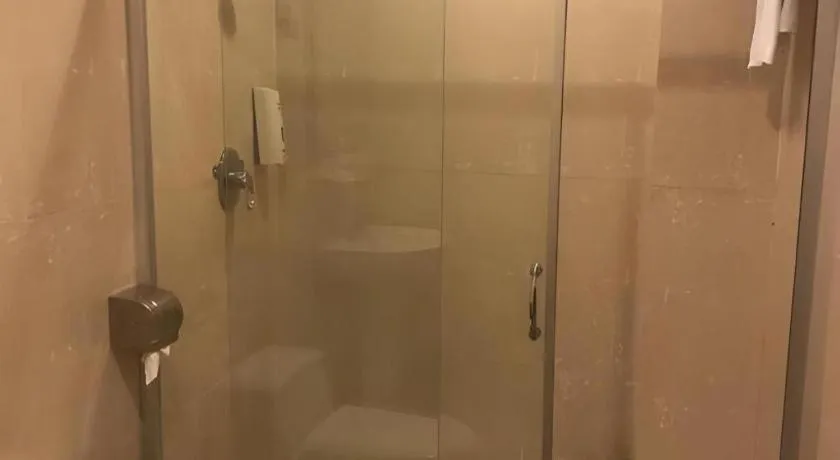 Renhe Good East Hotel