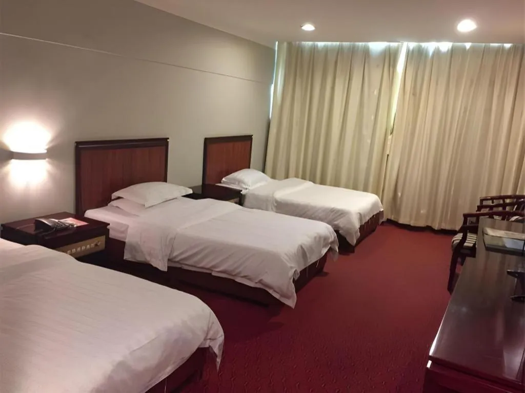 Bed in Renhe Good East Hotel