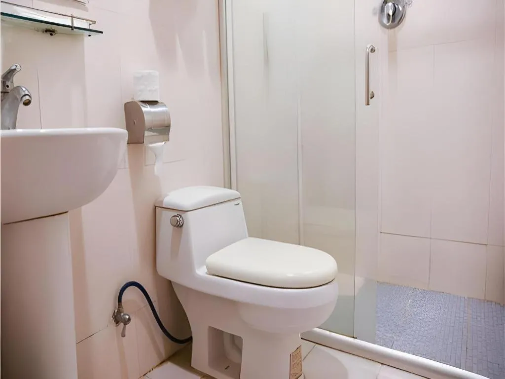 Renhe Good East Hotel