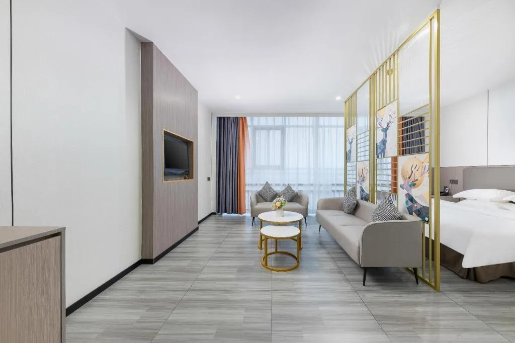 Bed in Renhe Good East Hotel