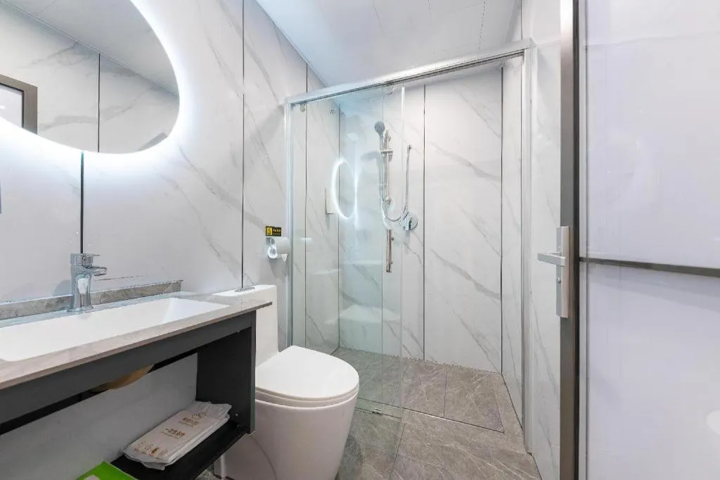 Renhe Good East Hotel