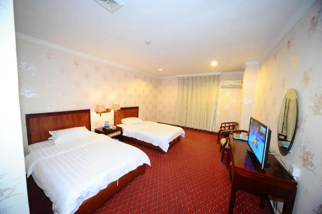 Bed in Renhe Good East Hotel