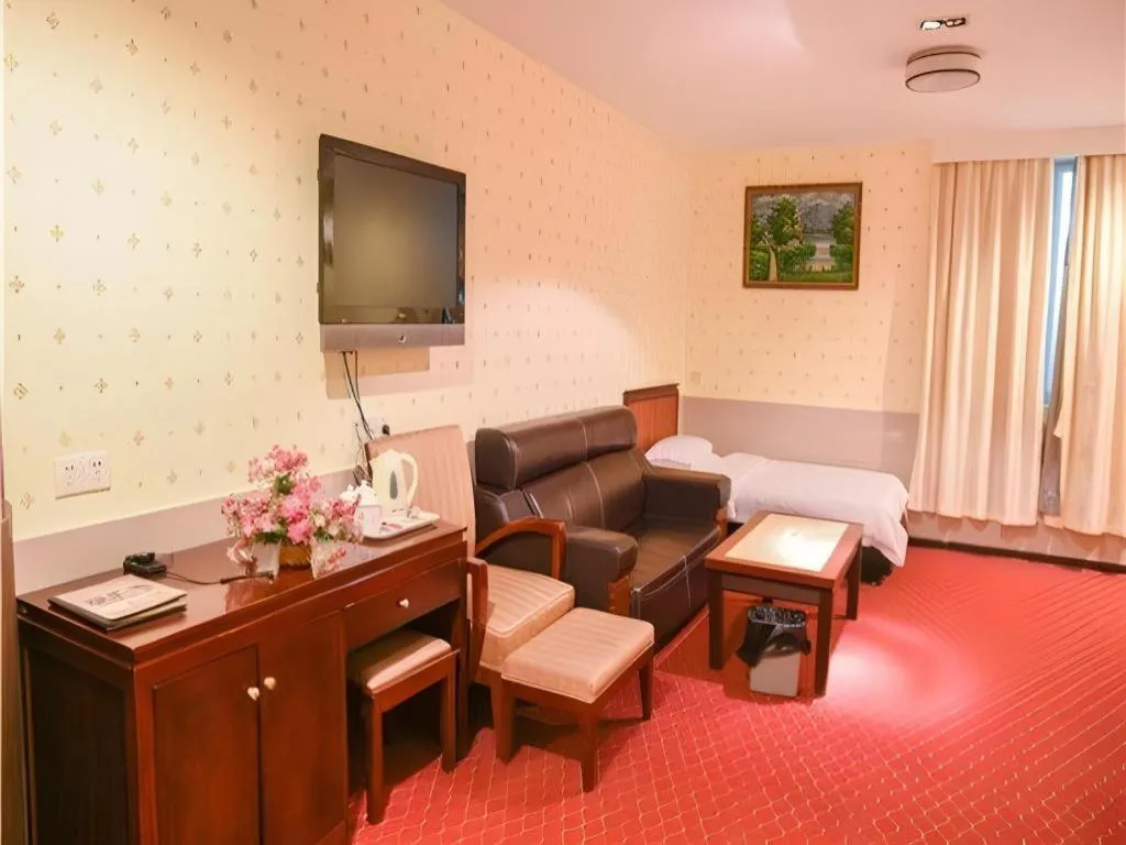 Bed in Renhe Good East Hotel