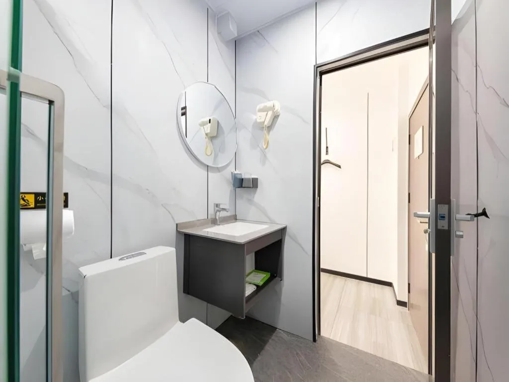 Renhe Good East Hotel