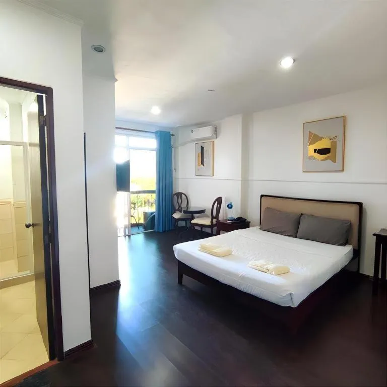 Bed in NYC Manhattan Suites