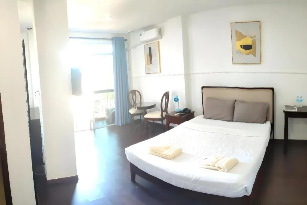 Bed in NYC Manhattan Suites