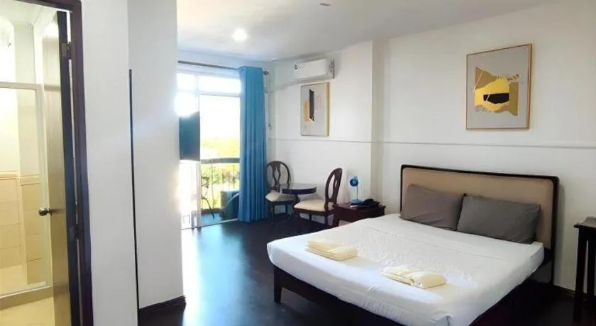 Bed in NYC Manhattan Suites