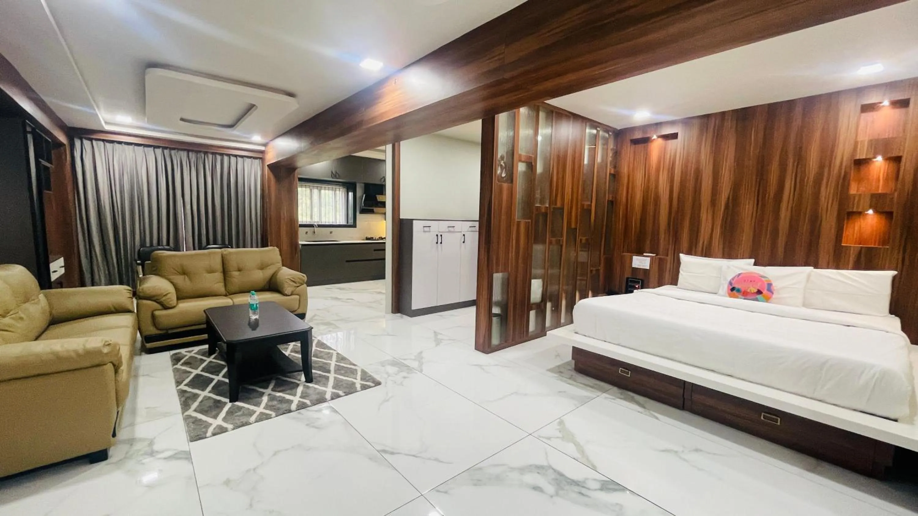 Bed in Hotel Sai Palace Inn