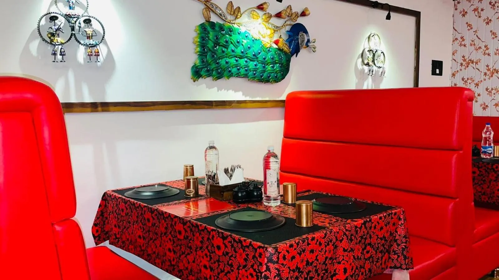 Restaurant/places to eat in Hotel Sai Palace Inn