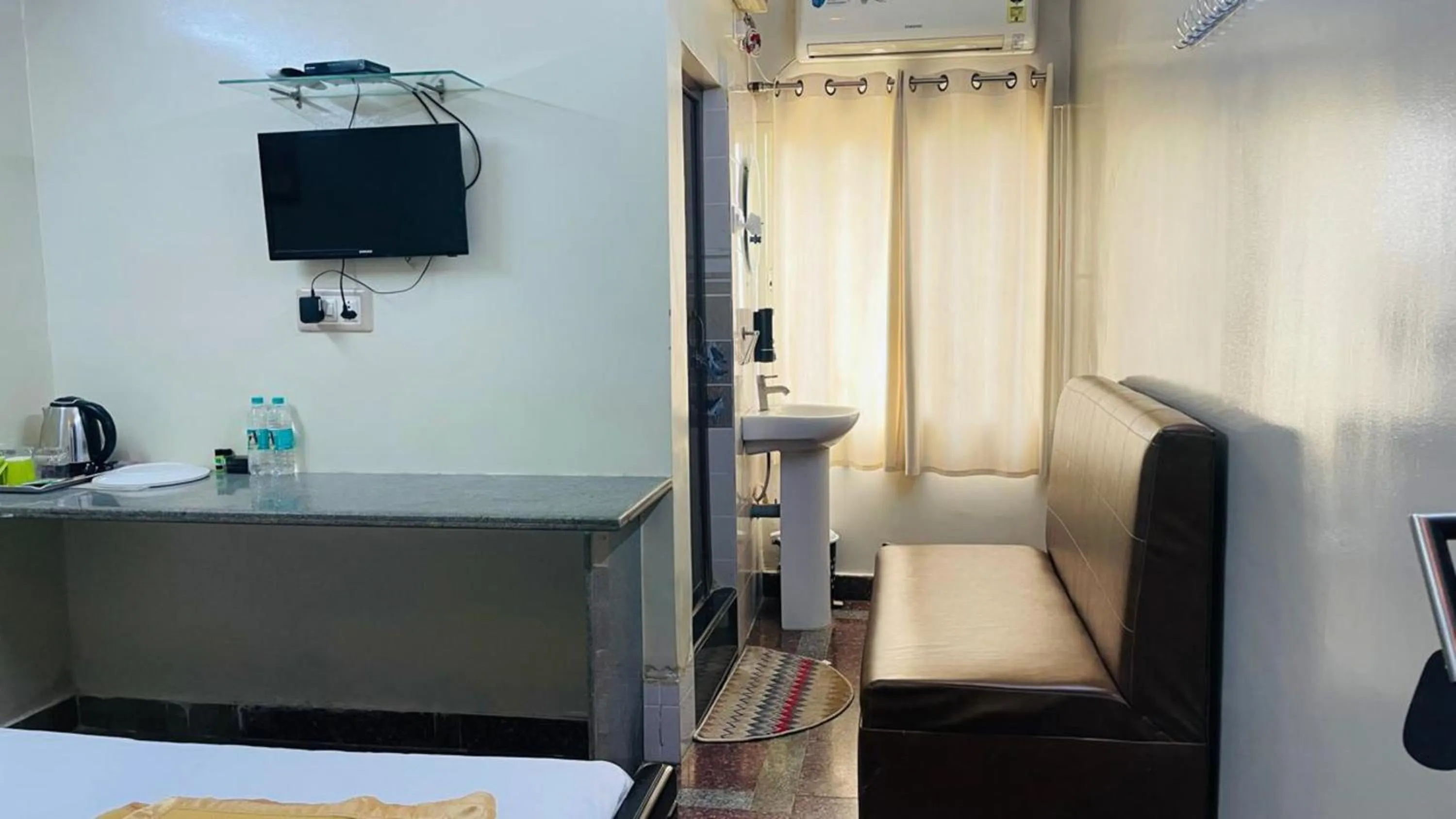 Hotel Sai Palace Inn