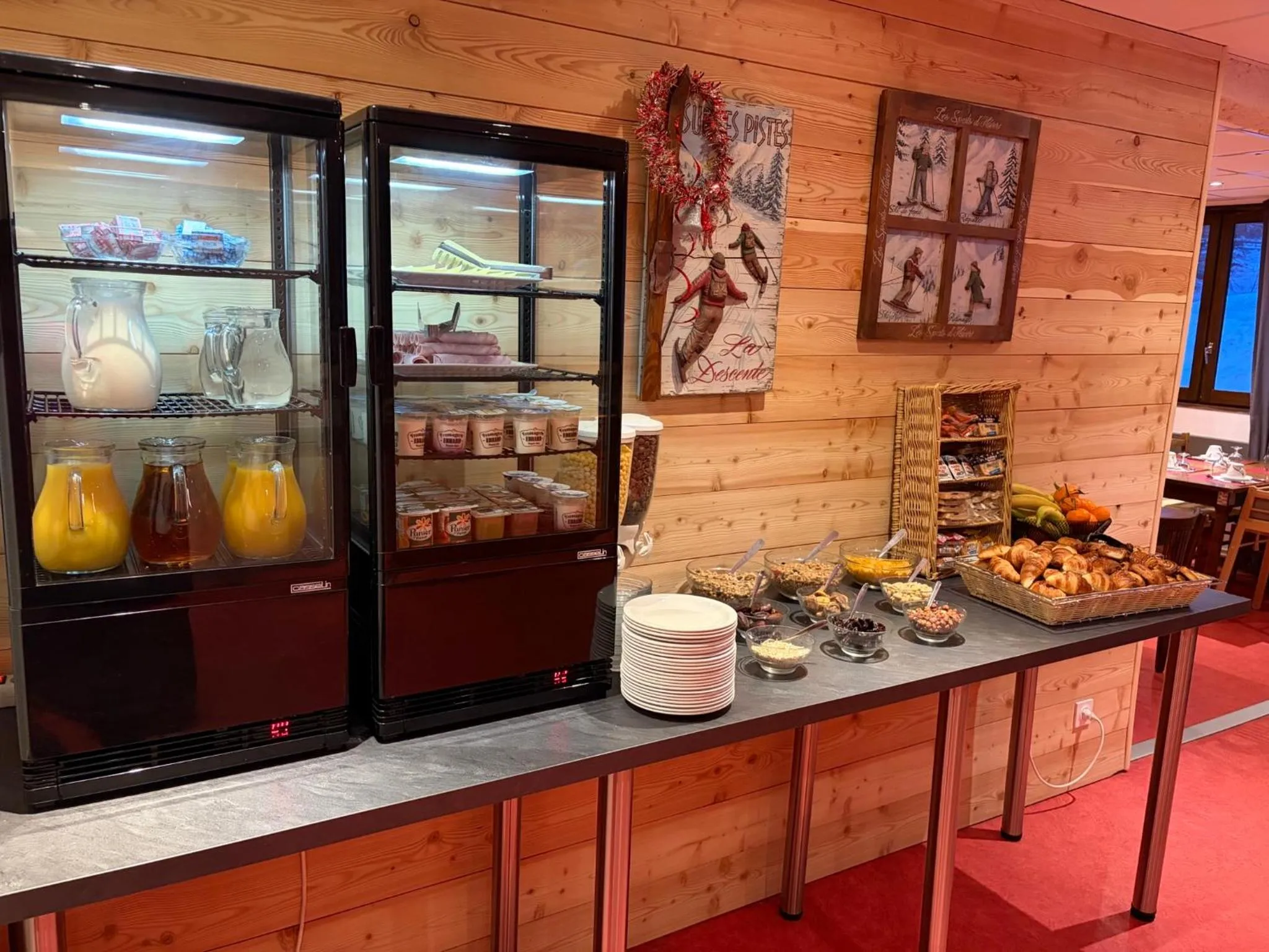 Restaurant/places to eat in Les Carlines