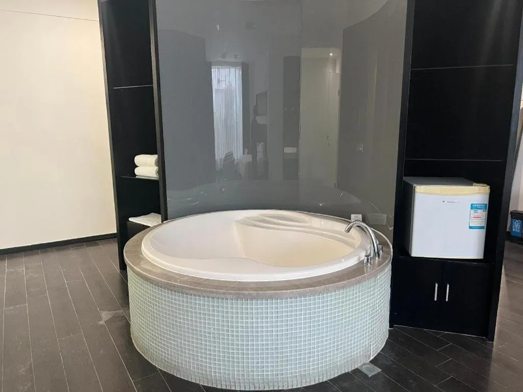 Guangdong Nanmei Osotto Hotel