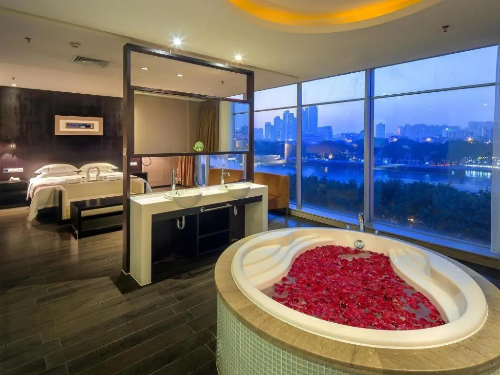 Bed in Guangdong Nanmei Osotto Hotel