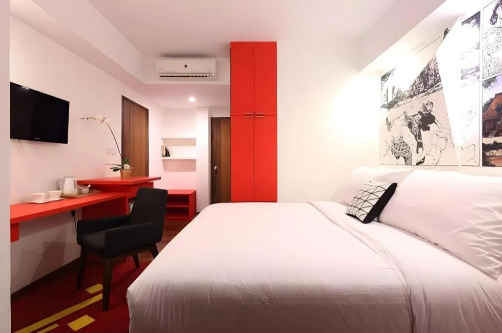 Bed in The Silk at Dago Boutique Hotel